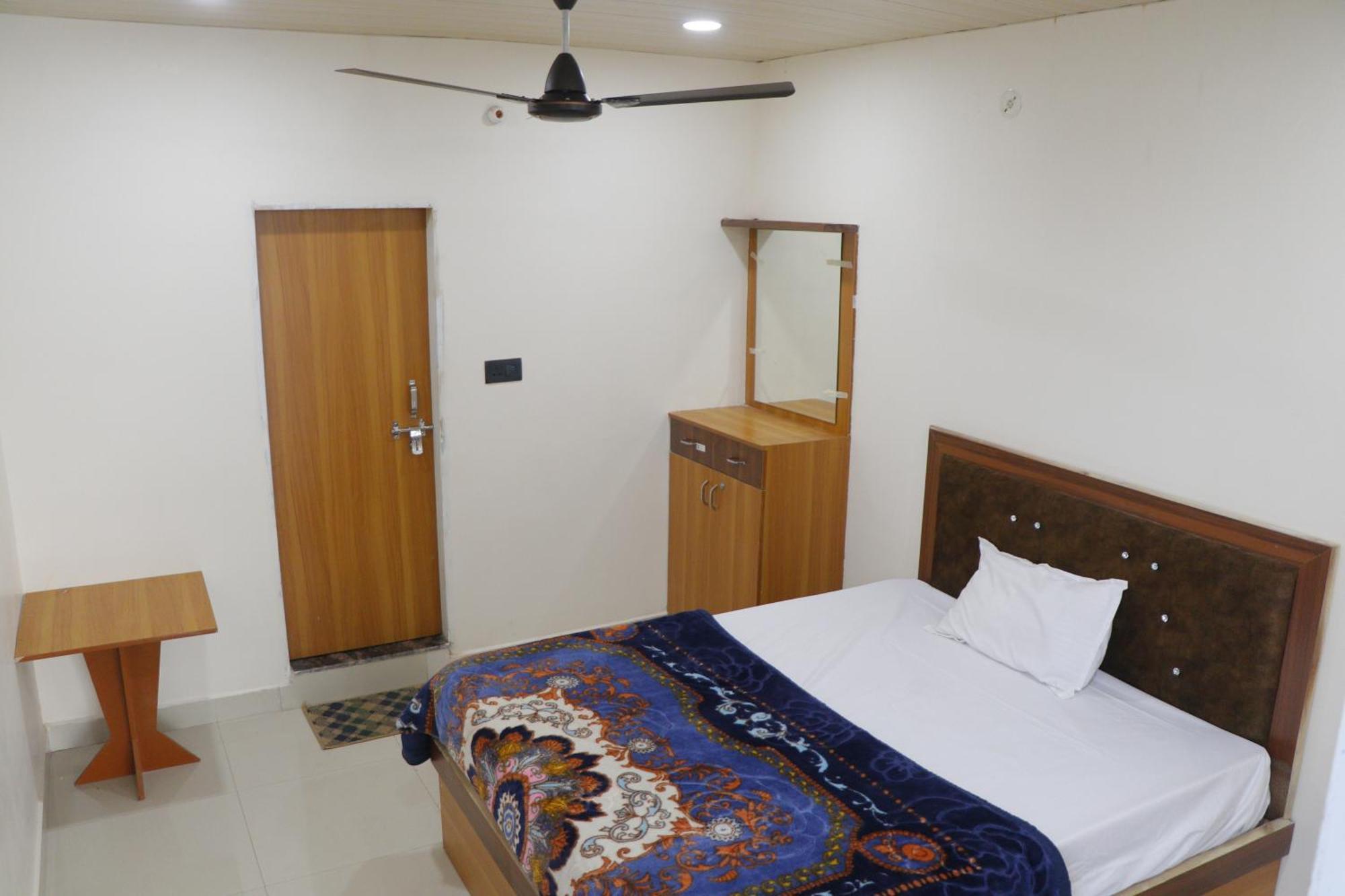 Dolphin Guest House Mathura Esterno foto