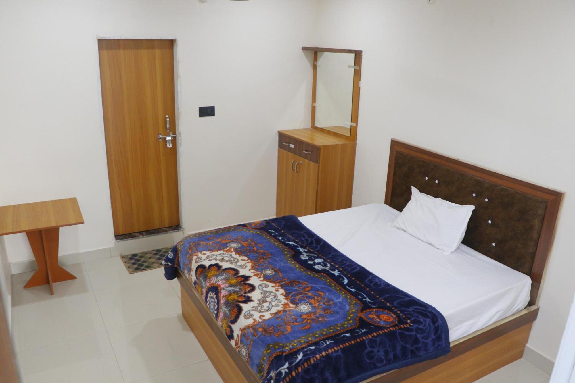 Dolphin Guest House Mathura Esterno foto